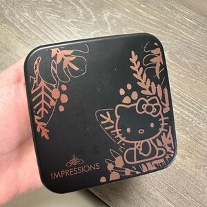 Hello kitty impressions mirror